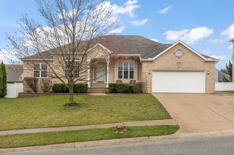 13 Kincraig Dr, Valparaiso, IN 46385