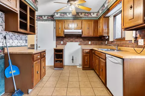 431 E 34th Ct, Griffith, IN 46319 photo 6