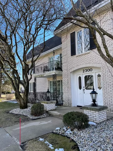 Exterior - 2300 Bordeaux Walk #A2, Highland, IN 46322 photo 3 of 8