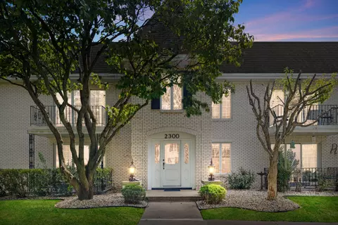 2300 Bordeaux Walk #A2, Highland, IN 46322