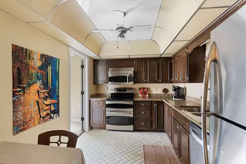 Kitchen - 2300 Bordeaux Walk #A2, Highland, IN 46322 photo 3 of 3