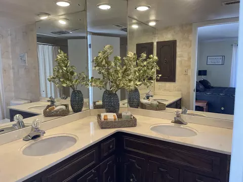 Bath - 2300 Bordeaux Walk #A2, Highland, IN 46322 photo 1 of 3