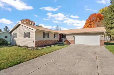 912 E Stewart Dr, Rensselaer, IN 47978