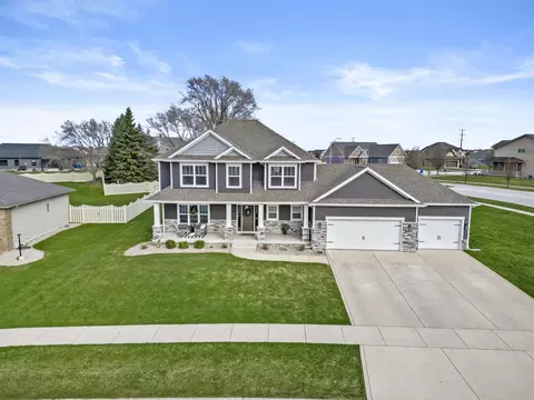 10005 Wisteria Ln, Saint John, IN 46373