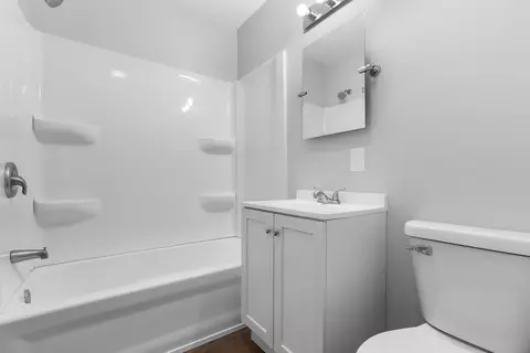 Bath - 3049 Gerry St, Gary, IN 46406 photo 1 of 1