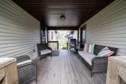 Exterior - 210 Elizabeth Dr, Crown Point, IN 46307 photo 3 of 4