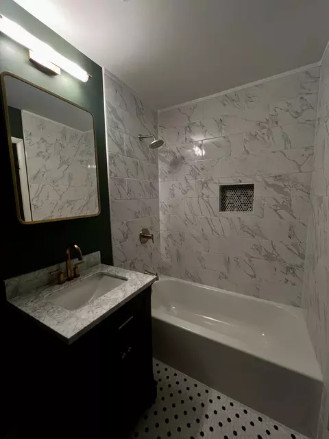 Bath - 4848 Ralston Pl, Griffith, IN 46319 photo 2 of 2