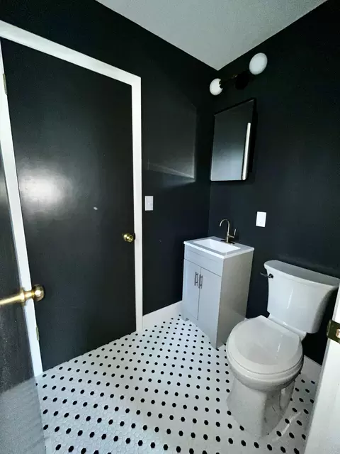 Bath - 4848 Ralston Pl, Griffith, IN 46319 photo 1 of 2
