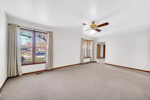 1123 E Miller St, Griffith, IN 46319 photo 15