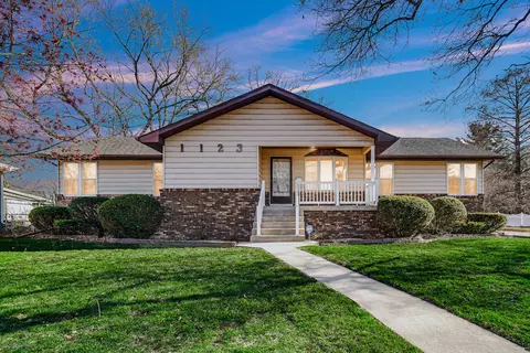 1123 E Miller St, Griffith, IN 46319 photo 1