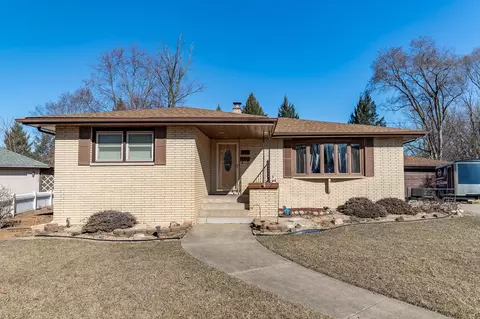 318 W 38th Ct, Griffith, IN 46319 photo 2