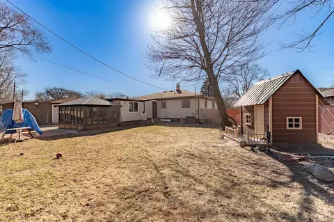 318 W 38th Ct, Griffith, IN 46319 photo 8