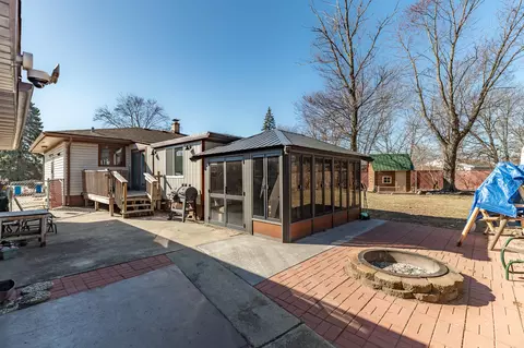 318 W 38th Ct, Griffith, IN 46319 photo 7