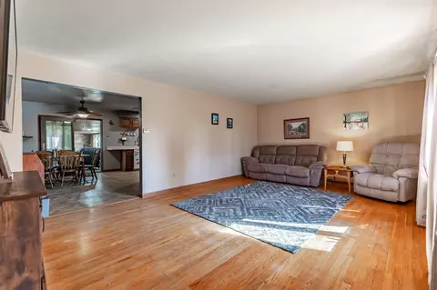 318 W 38th Ct, Griffith, IN 46319 photo 19