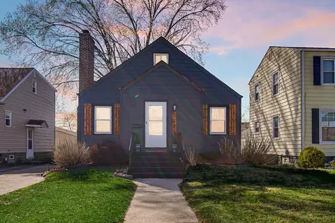 7022 Monroe Ave, Hammond, IN 46324