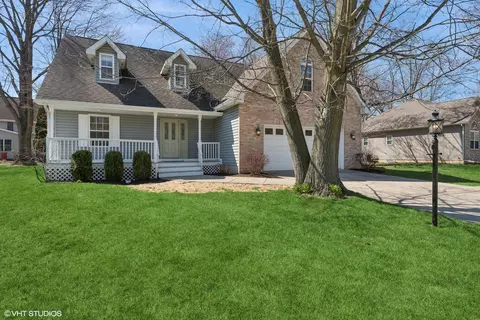 476 Eagle Nest Dr, Chesterton, IN 46304 photo 1