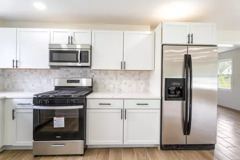 Kitchen - 830 W 39th Ave, Gary, IN 46408 photo 2 of 5