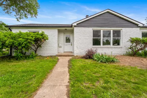 Exterior - 830 W 39th Ave, Gary, IN 46408 photo 5 of 12
