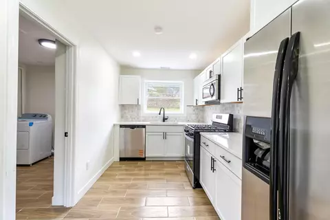 Entry Way - 830 W 39th Ave, Gary, IN 46408 photo 1 of 1