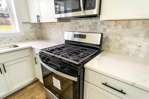 Kitchen - 830 W 39th Ave, Gary, IN 46408 photo 5 of 5