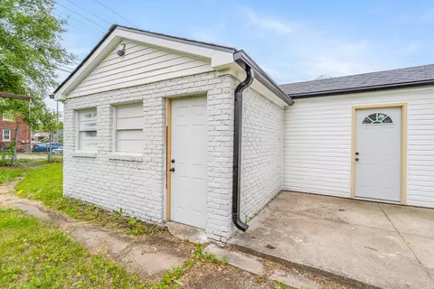 Exterior - 830 W 39th Ave, Gary, IN 46408 photo 10 of 12