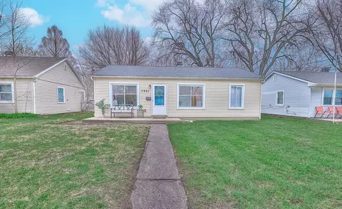 7921 Belmont Ave, Hammond, IN 46324