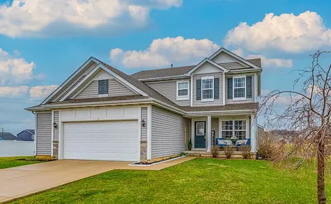 2752 Kildare Courtyard, Valparaiso, IN 46385