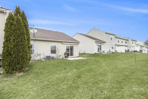 Exterior - 7519 E 112th Ave, Crown Point, IN 46307 photo 2 of 6