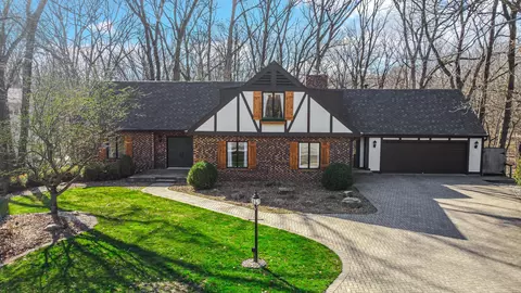 138 Brockton Pl, Valparaiso, IN 46385