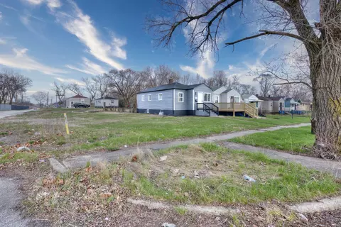 2305 Pierce St, Gary, IN 46407 photo 4