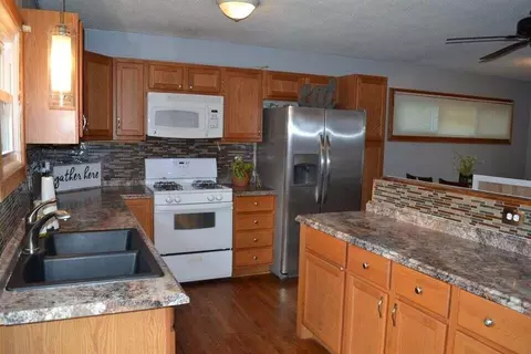 308 Michigan St, Porter, IN 46304 photo 3