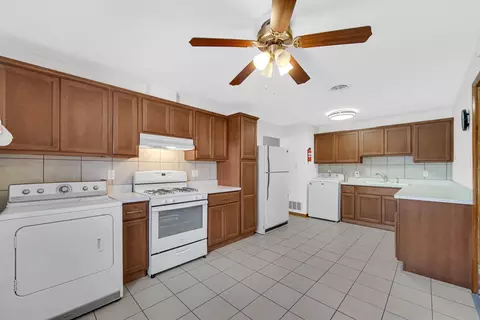 7906 Walnut Ave, Hammond, IN 46324 photo 6