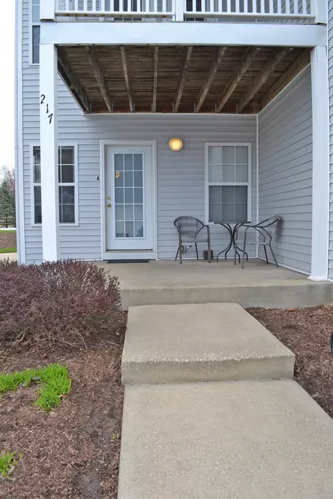 217 Prestwick Dr #A, Valparaiso, IN 46385 photo 2