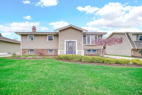 2017 Azalea Dr, Highland, IN 46322