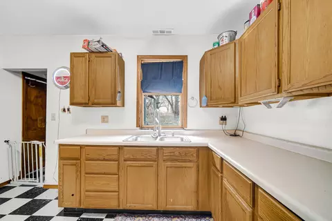 Kitchen - 1254 150th St, Hammond, IN 46327 photo 6 of 6
