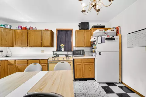 Kitchen - 1254 150th St, Hammond, IN 46327 photo 3 of 6