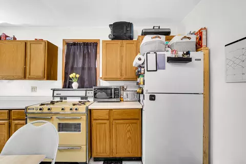 Kitchen - 1254 150th St, Hammond, IN 46327 photo 4 of 6