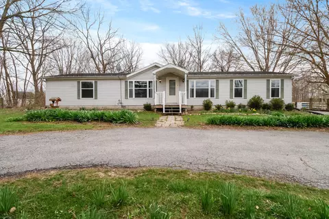 442 W Division Rd, Valparaiso, IN 46385