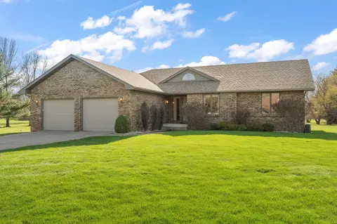 4005 Goodrich Ct, Valparaiso, IN 46385