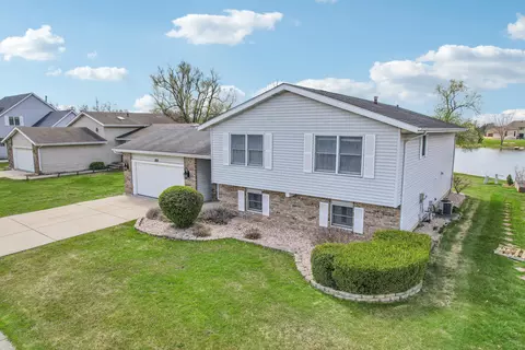 2806 Painted Leaf Dr, Crown Point, IN 46307 photo 1