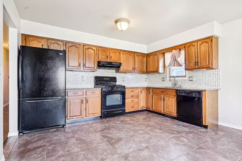 2806 Painted Leaf Dr, Crown Point, IN 46307 photo 8