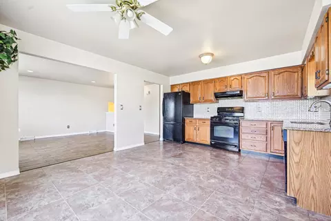 2806 Painted Leaf Dr, Crown Point, IN 46307 photo 16