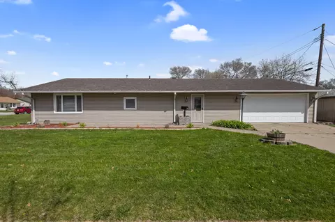 2404 River Dr, Highland, IN 46322