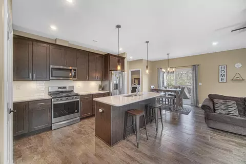 2658 Limestone Ln, Valparaiso, IN 46385 photo 9