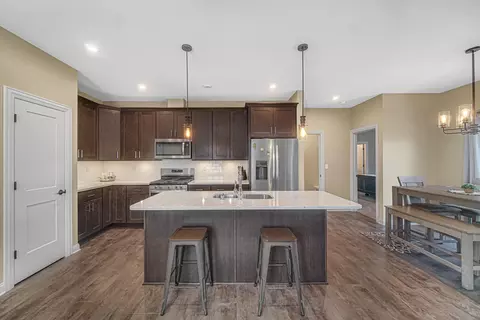 2658 Limestone Ln, Valparaiso, IN 46385 photo 5