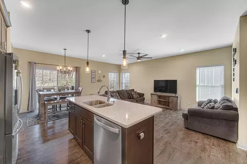2658 Limestone Ln, Valparaiso, IN 46385 photo 8