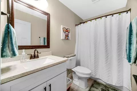 Bath - 5611 E 1156, De Motte, IN 46310 photo 2 of 3