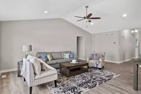 14033 Blue Sky Ct, Saint John, IN 46373 photo 5