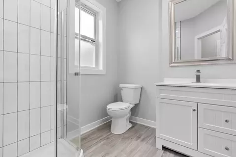Bath - 5212 Torrence Ave, Hammond, IN 46320 photo 1 of 3