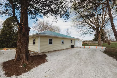 4812 E Bootjack Rd, Rolling Prairie, IN 46371 photo 2
